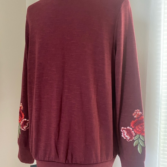 I.N. Studio Maroon Top with Gold Necklace - Picture 4 of 12